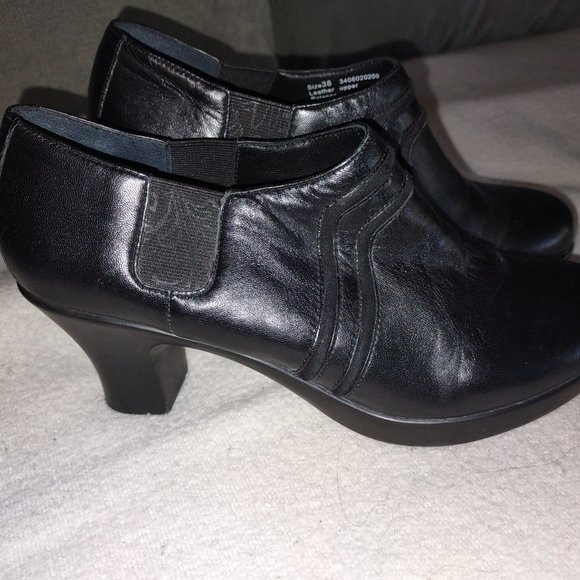 38 Black Leather Dansko Healed Bootie Never Worn - Picture 2 of 6